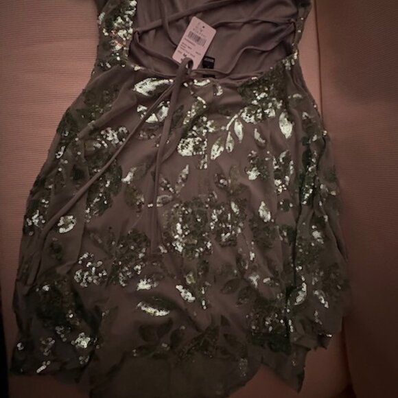 stunning green embellished dress - Picture 5 of 5